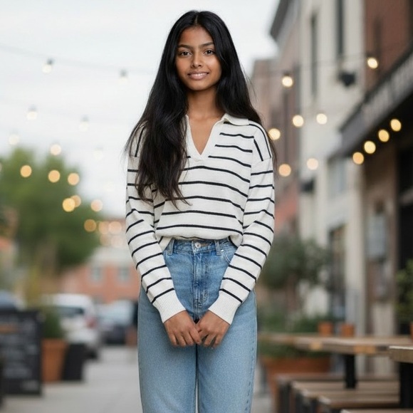 Striped V-Neck Sweater - Picture 2 of 5